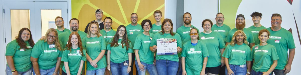 Eat'n Park Hospitality Group team members, including Parkhurst Dining, pause for a photo during Day of Smiles